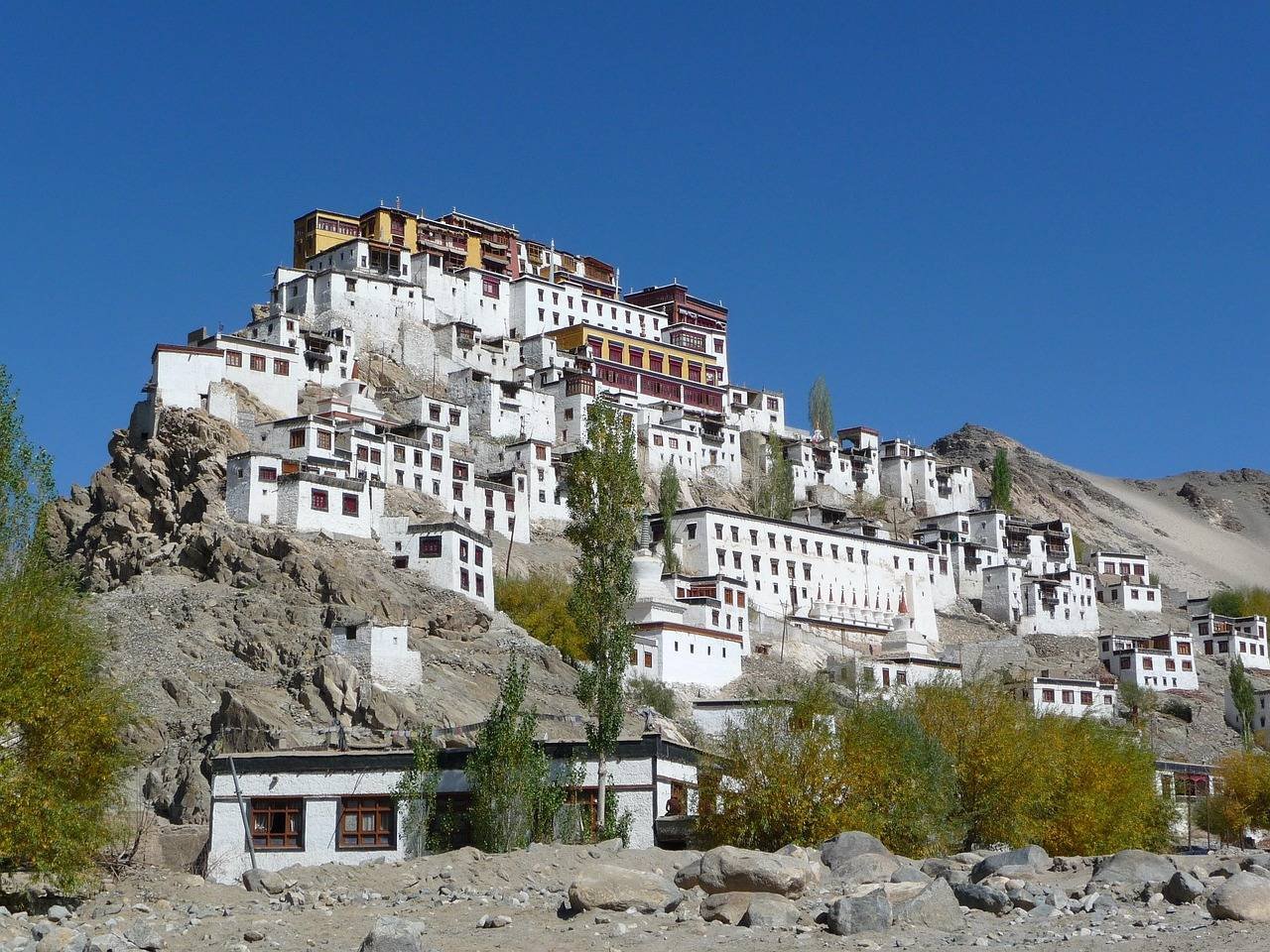 Discover Ladakh In Style With Travokash 05N & 06D